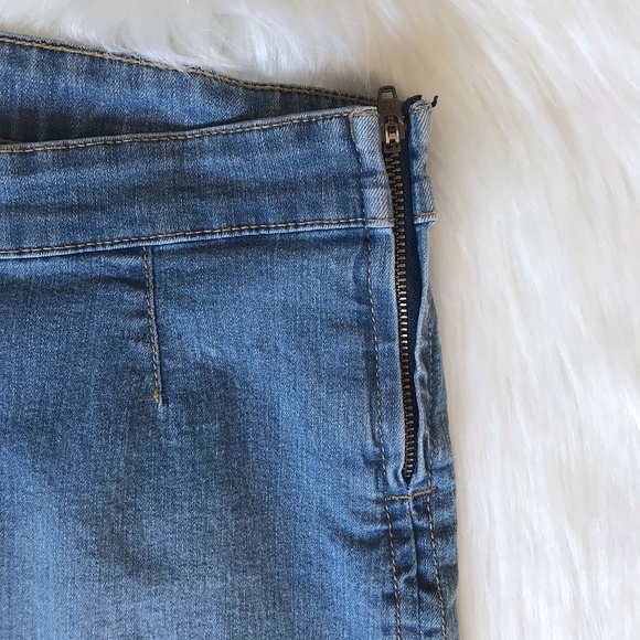 Clockhouse Jean Shorts - Picture 5 of 6